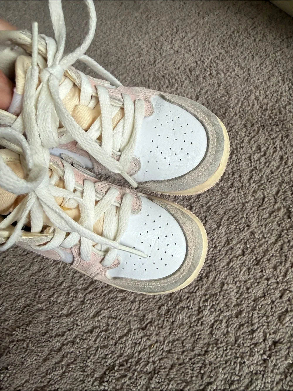 Nike Air Jordan 1 Retro High OG toddlers' sneakers in the 